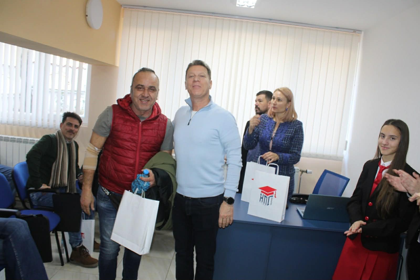 Messenger creation D0F3C71A E95B 40A3 98CA E0C8E7E8D3C6