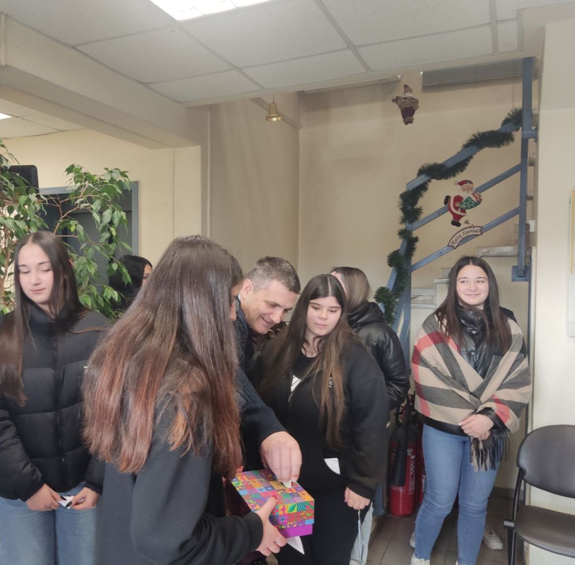 IMG 9c7fef66e92b870fd7d29b929635d350 V